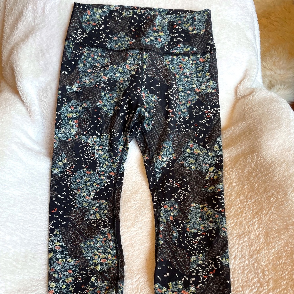 Lululemon 25” Length Athletic Pants - 10